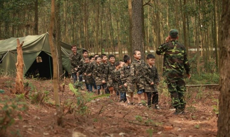 Cho các con du lịch trải nghiệm tại khu du lịch sinh thái Bản Rõm chỉ cách Hà Nội 30km
